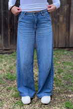 Load image into Gallery viewer, The Lennon Wide-Leg Jeans